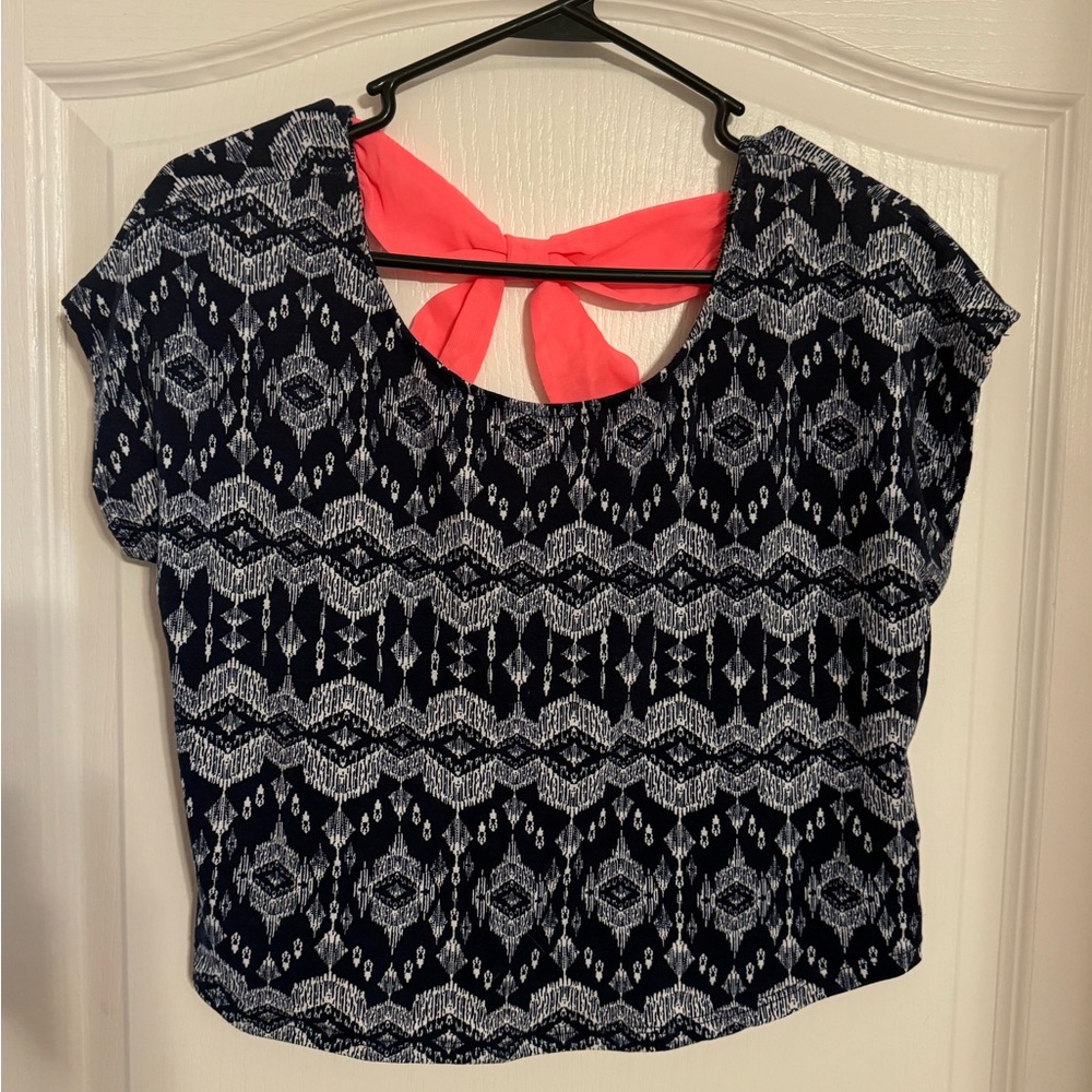 Piko 1988 Black and Gray Cap Sleeve Crop Blouse